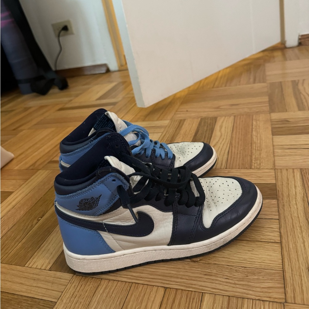 Nike Air Jordan 1 Mid Obsidian
